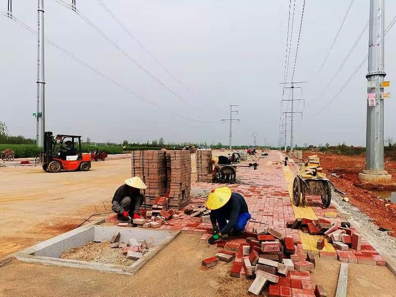 关于雅安枢纽站火车站站城一体化配套市政道路工程（一期）项目临时延后封闭施工的公告(图1)