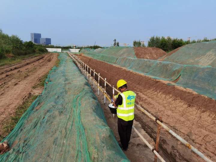 铺设希望之路 承载未来梦想——中国二冶廊坊道路项目纪实(图3)